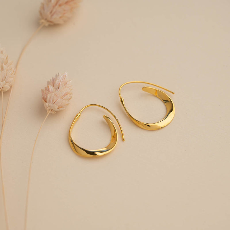 EMMY GOLDEN CREOL EARRING