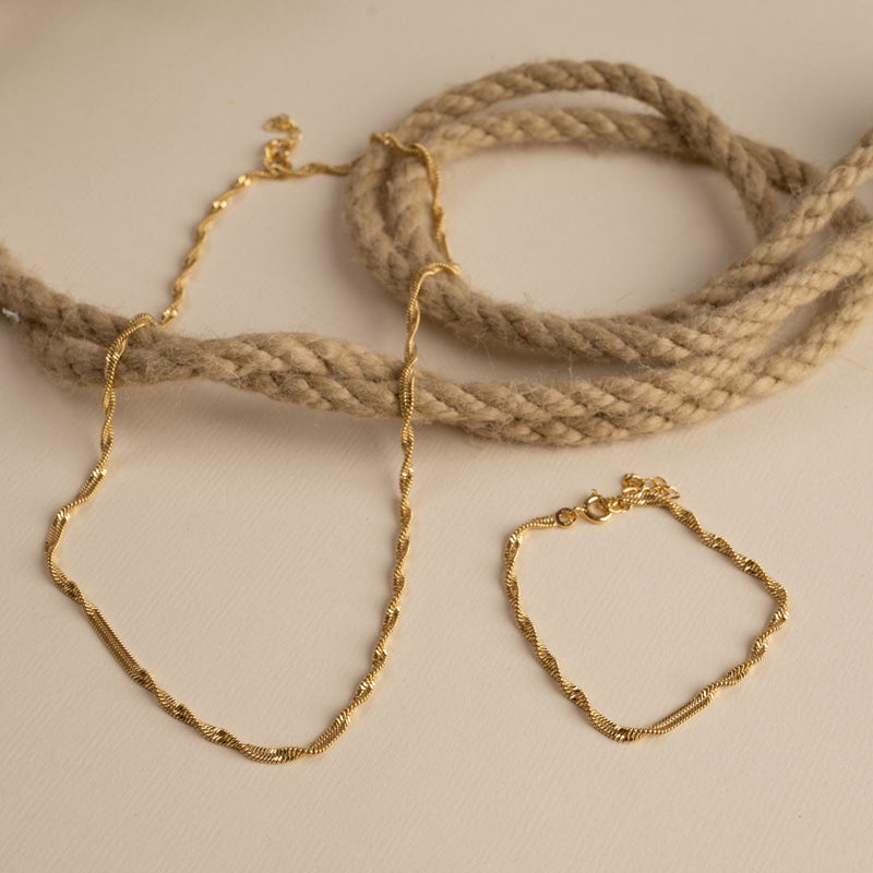 AMY GOLDEN SET