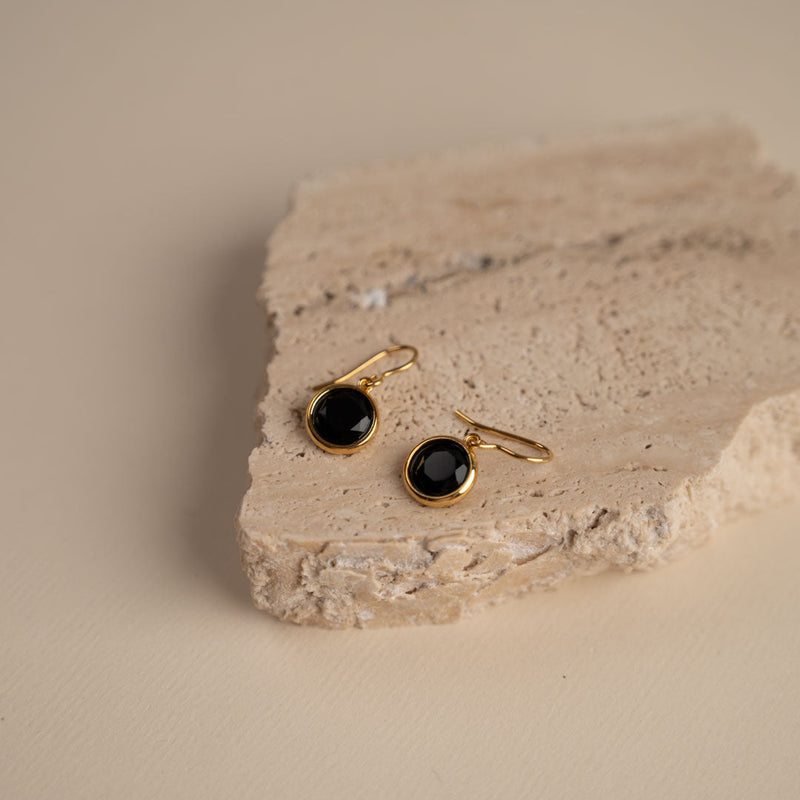 AVA BLACK ONYX GOLDEN EARRING