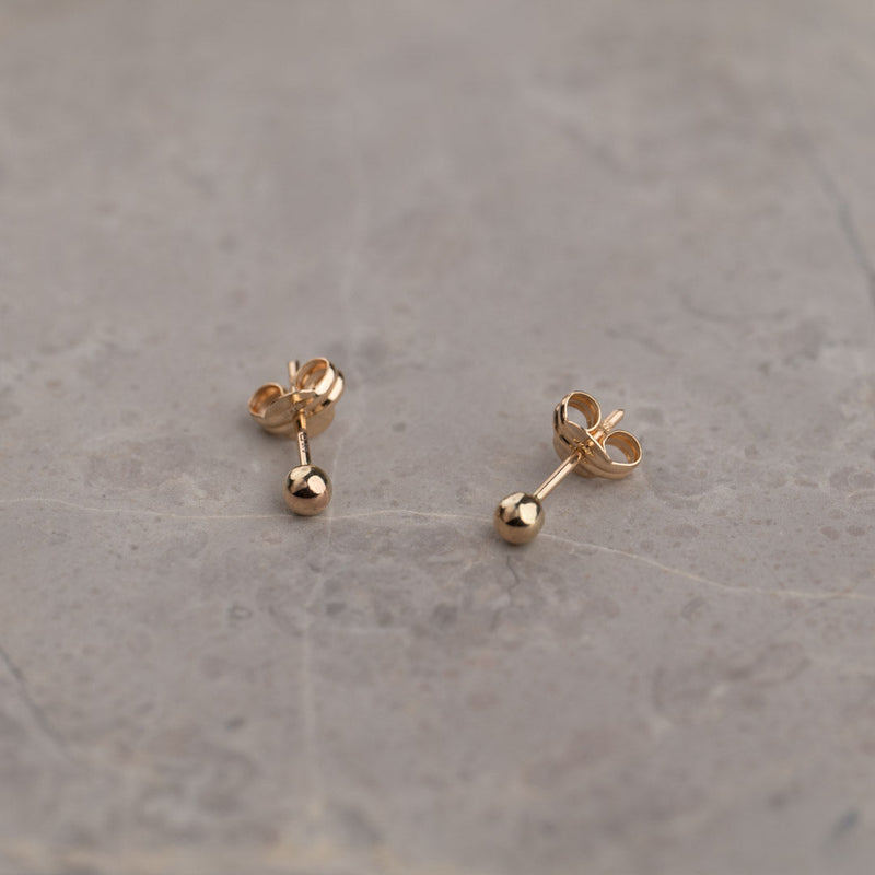DOT SOLID GOLD STUD EARRING - 3mm