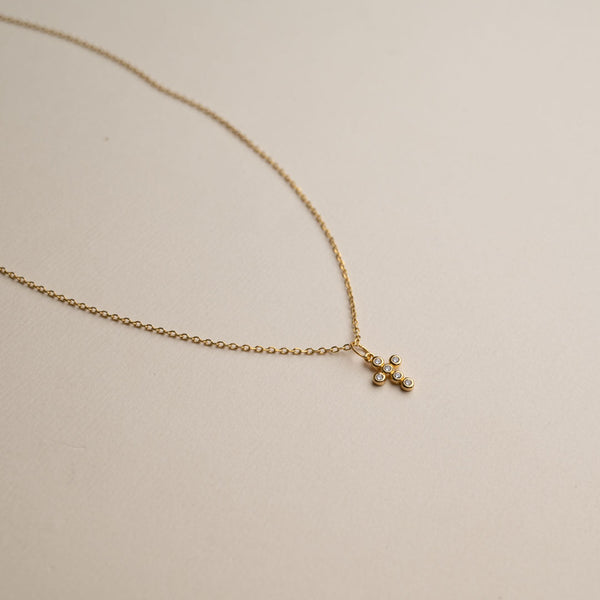 CHRISTA CRYSTAL GOLDEN NECKLACE