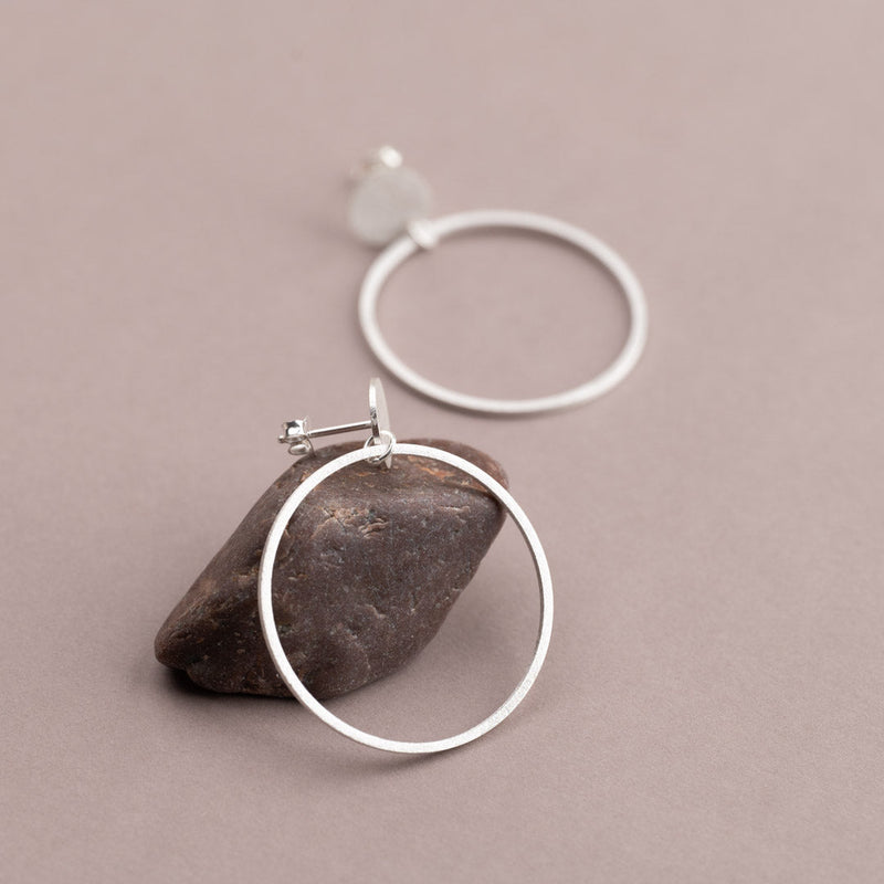 CIRKELINE SILVER EARRING