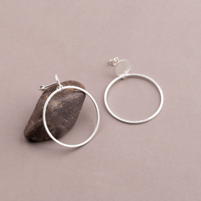 CIRKELINE SILVER EARRING