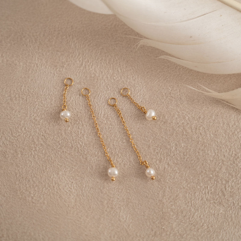 ELISA PEARL GOLDEN EARRING CHARM