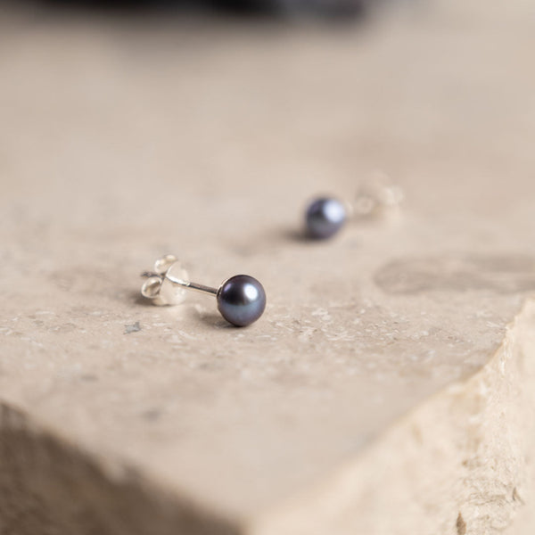 ELLEN BLUE PEARL SILVER EARRING
