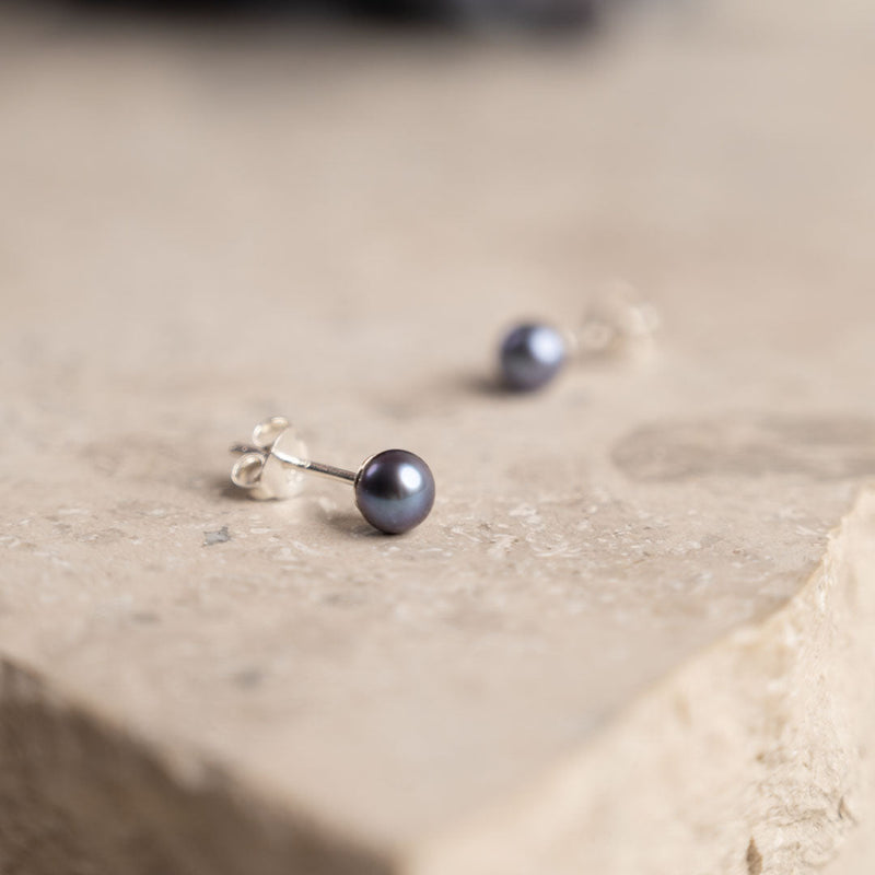 ELLEN BLUE PEARL SILVER EARRING