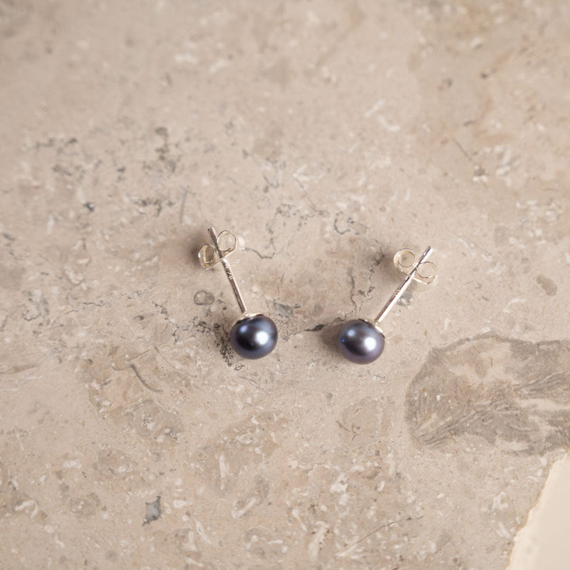ELLEN BLUE PEARL SILVER EARRING