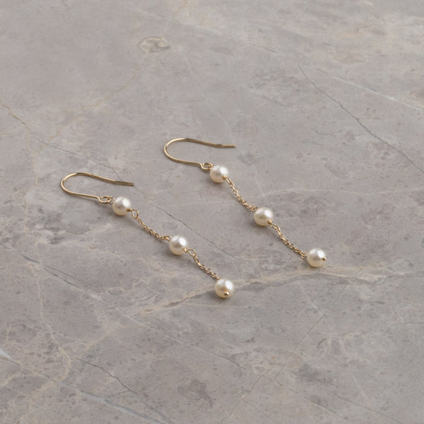 ERICA PEARL SOLID GOLD EARRING
