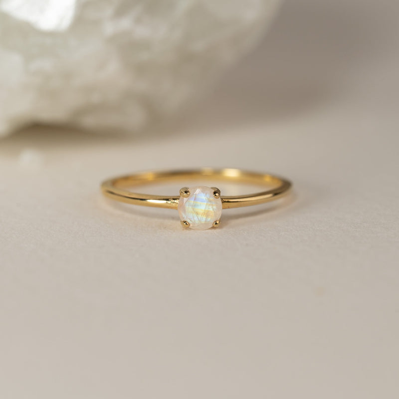 GEMMA MOONSTONE GOLDEN RING