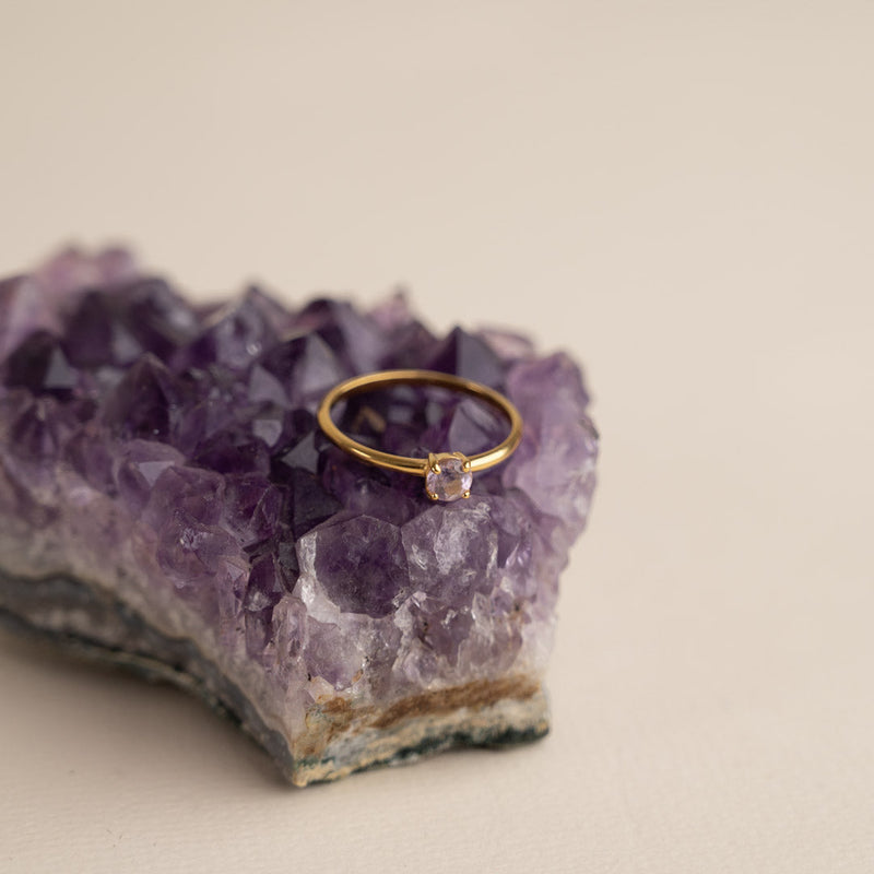 GEMMA PURPLE AMETHYST GOLDEN RING