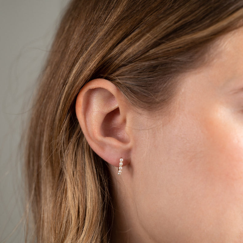 GUDNARE PEARL SOLID GOLD EARRING
