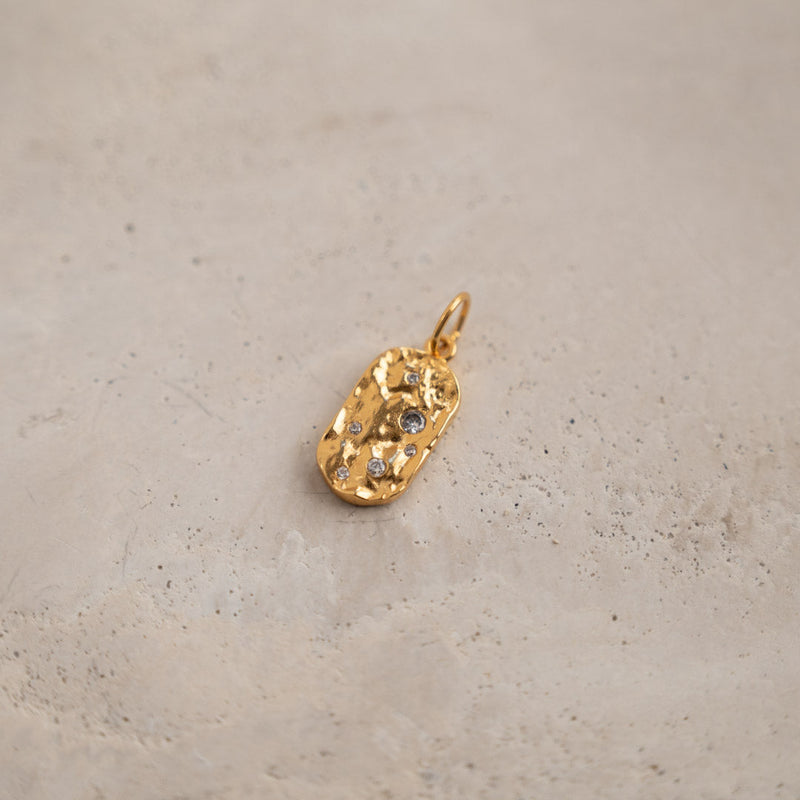 KAREN CRYSTAL GOLDEN PENDANT
