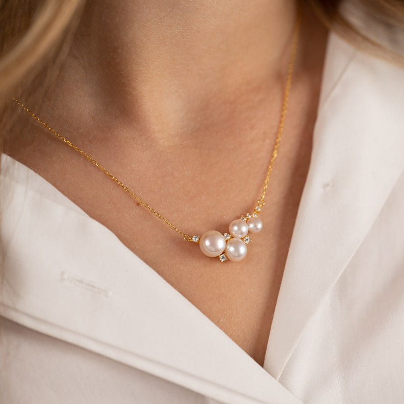 KELLY PEARL GOLDEN NECKLACE