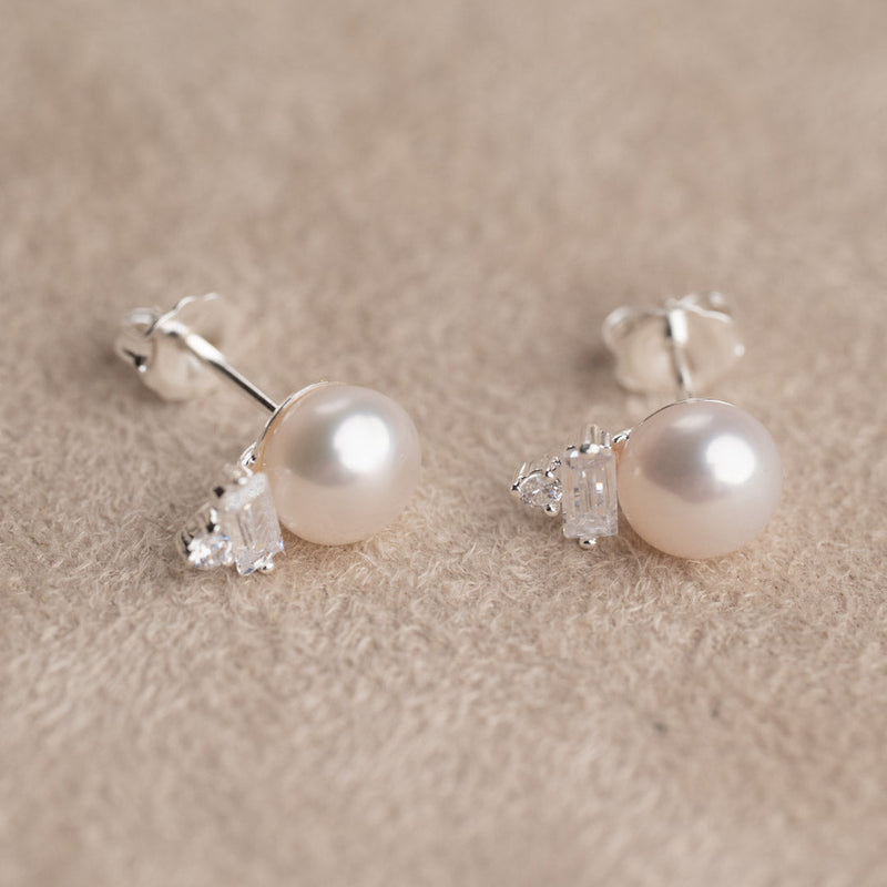 KIRSTIN PEARL SILVER EARRING