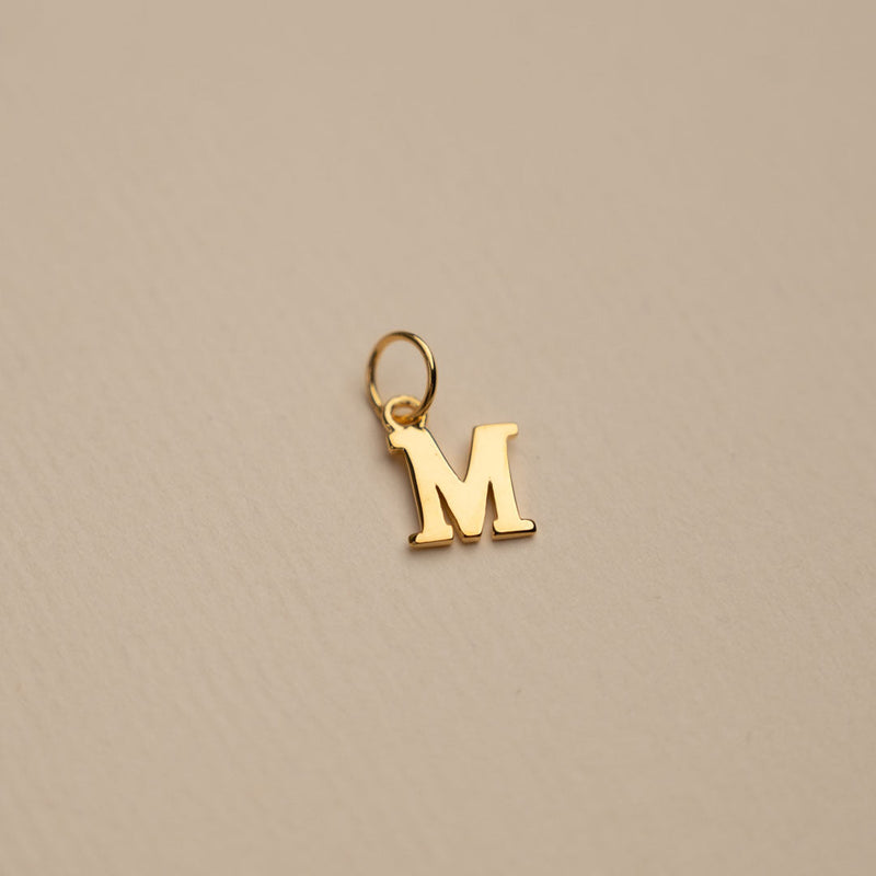 LETTER V GOLDEN NECKLACE – Sisi Copenhagen