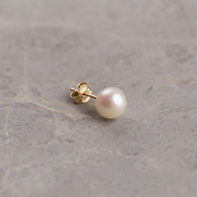 MARGOT PEARL SOLID GOLD STUD EARRING - 7mm