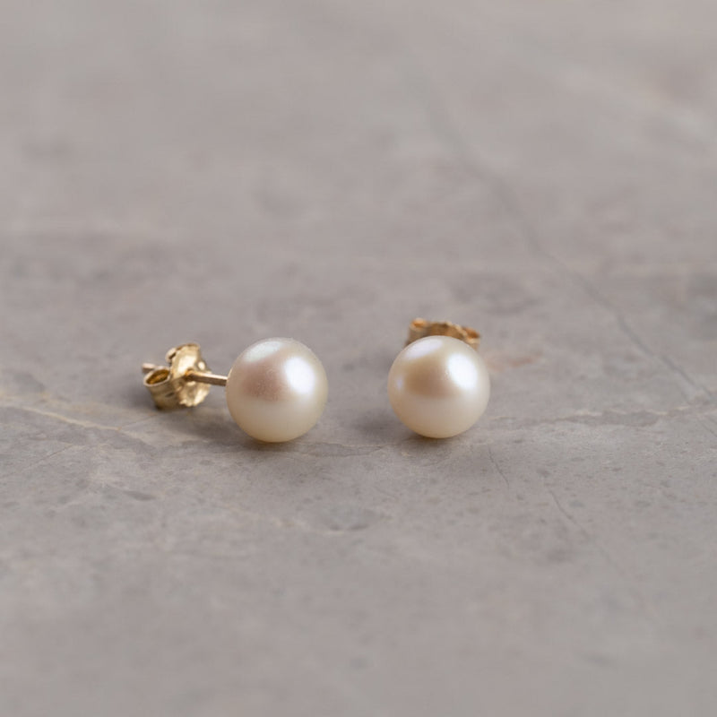MARGOT PEARL SOLID GOLD STUD EARRING - 7mm