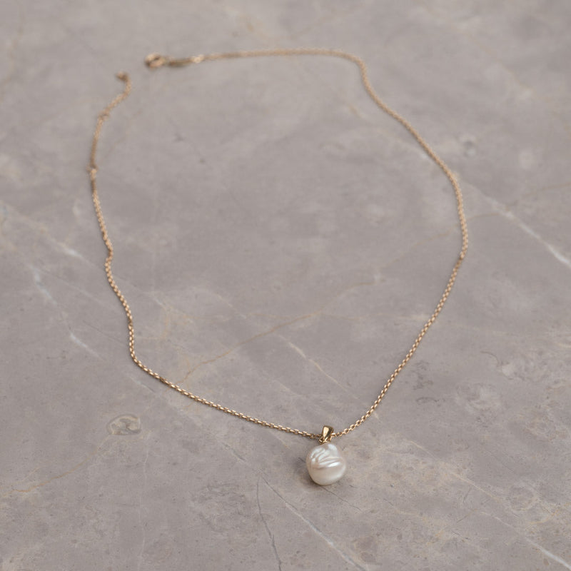 MAUD PEARL SOLID GOLD PENDANT
