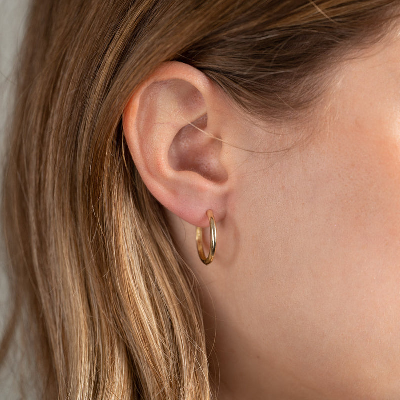 NANCY SOLID GOLD CREOL EARRING