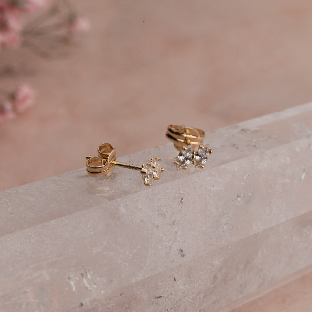 All gold online stud earrings