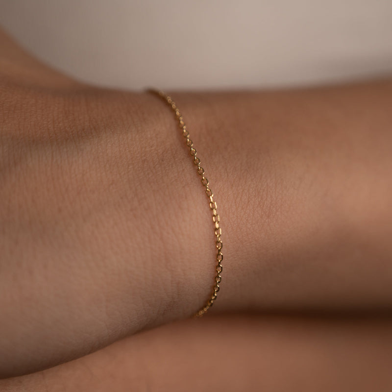 SIMPLE LINK SOLID GOLD BRACELET
