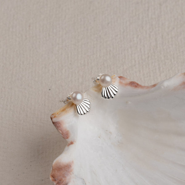 VENUS PEARL SILVER EARRING