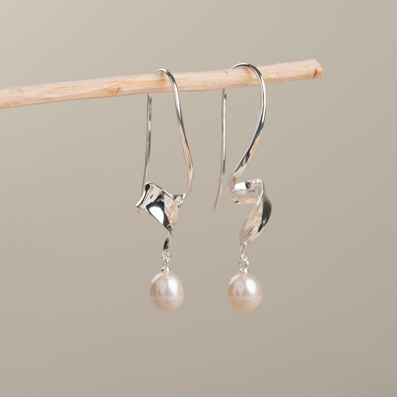 VITA PEARL SILVER EARRING