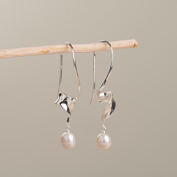 VITA PEARL SILVER EARRING